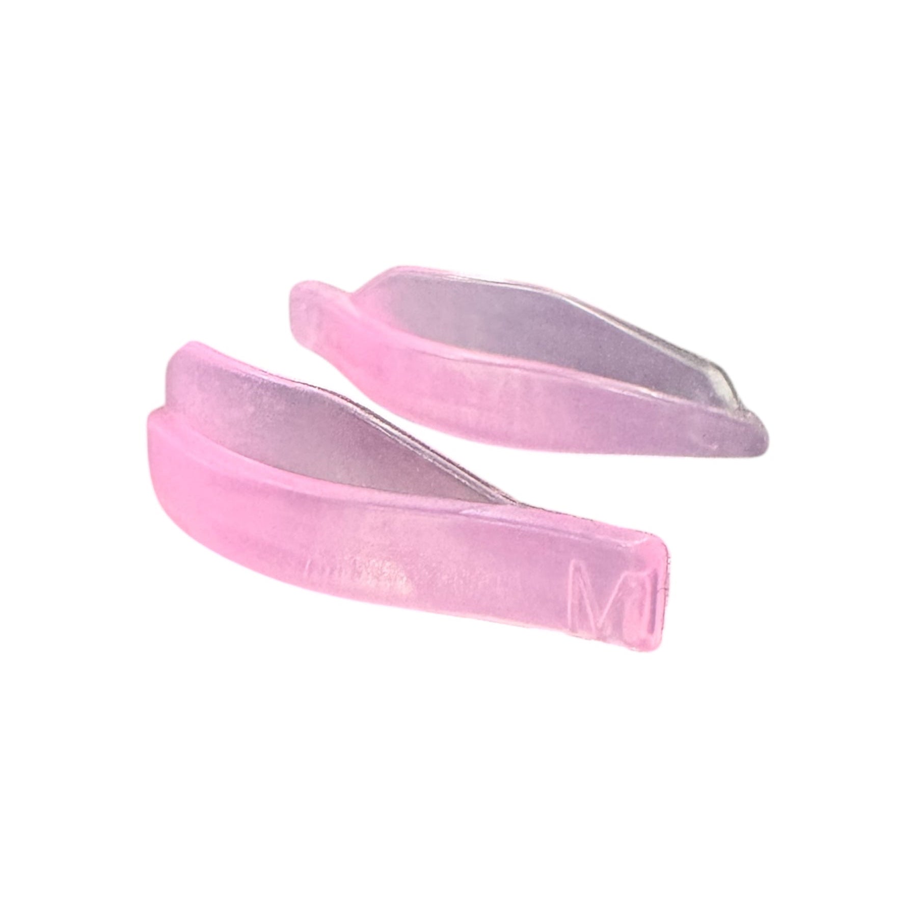 High flat hybrid lash lift silicone shield designed for strong root lift with a smooth, controlled curl